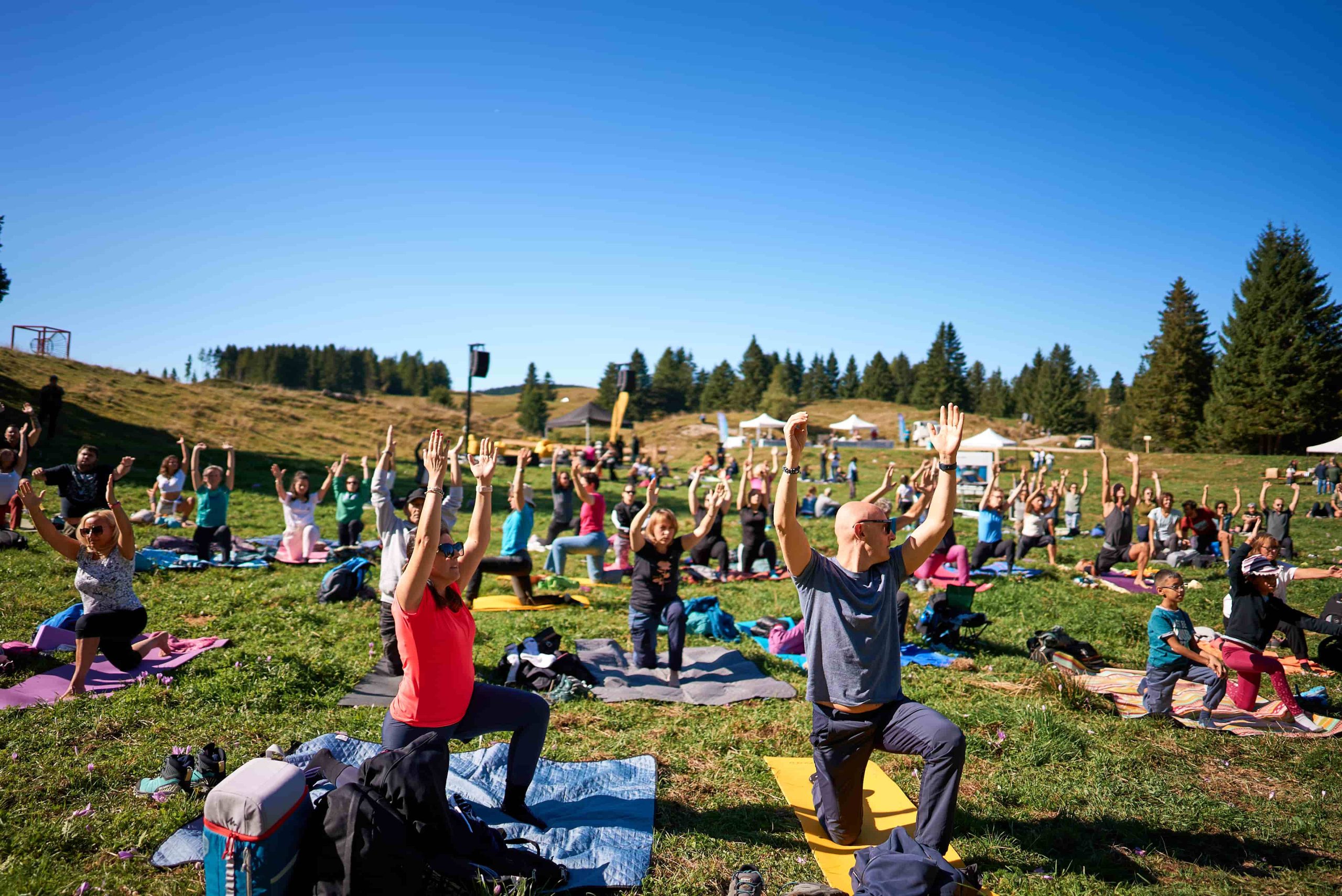 Sessione di yoga all'aperto